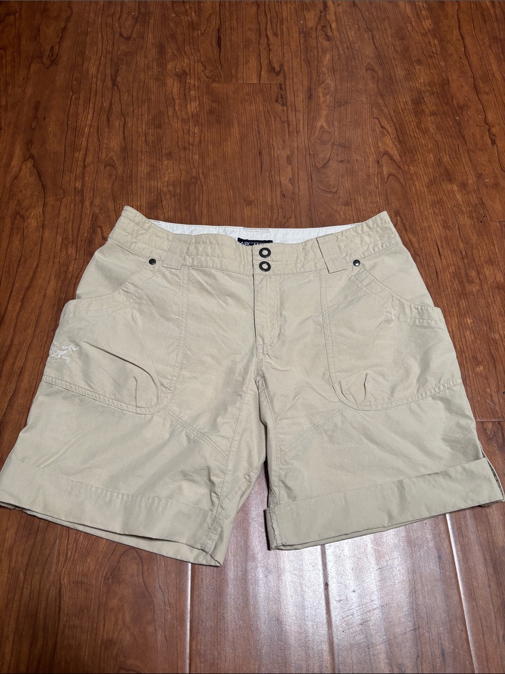 Arc'teryx Parapet Beige 8” Shorts
